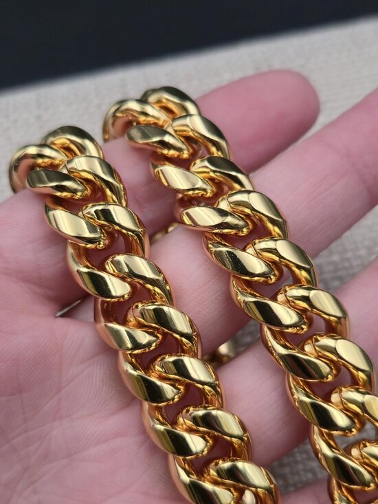 24 Inch Gold Over Stainless Steel Miami Cuban Link Chain Necklace B1127 - Picture 3 of 6